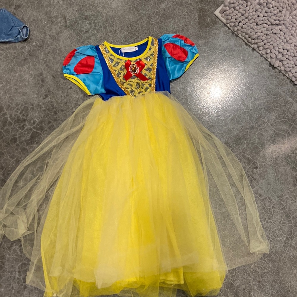 Trish Scully Snow White Costume Size 4
